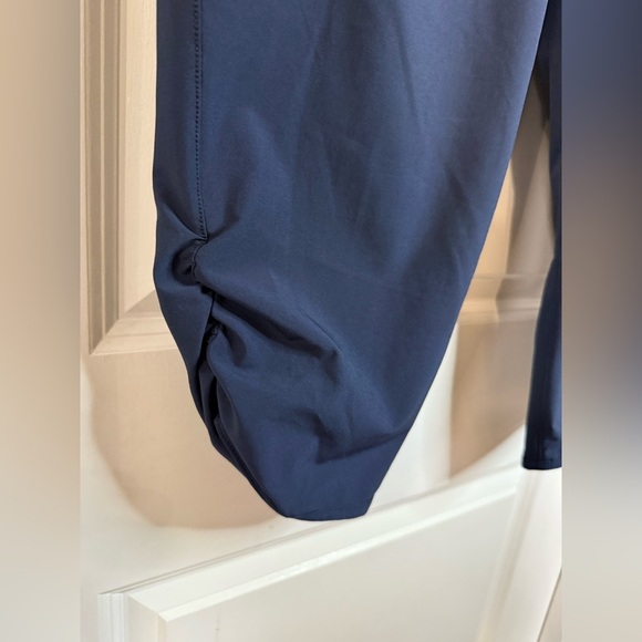 Eddie Bauer Women’s Navy Hiking Capris - Size 8 - Picture 7 of 11
